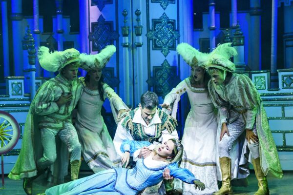 Gethin Jones (Prince Gethin) and Emma Kirk (Princess Aurora), with ensemble