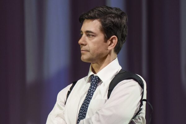 Adam Garcia as Frank Farmer - credit Paul Coltas